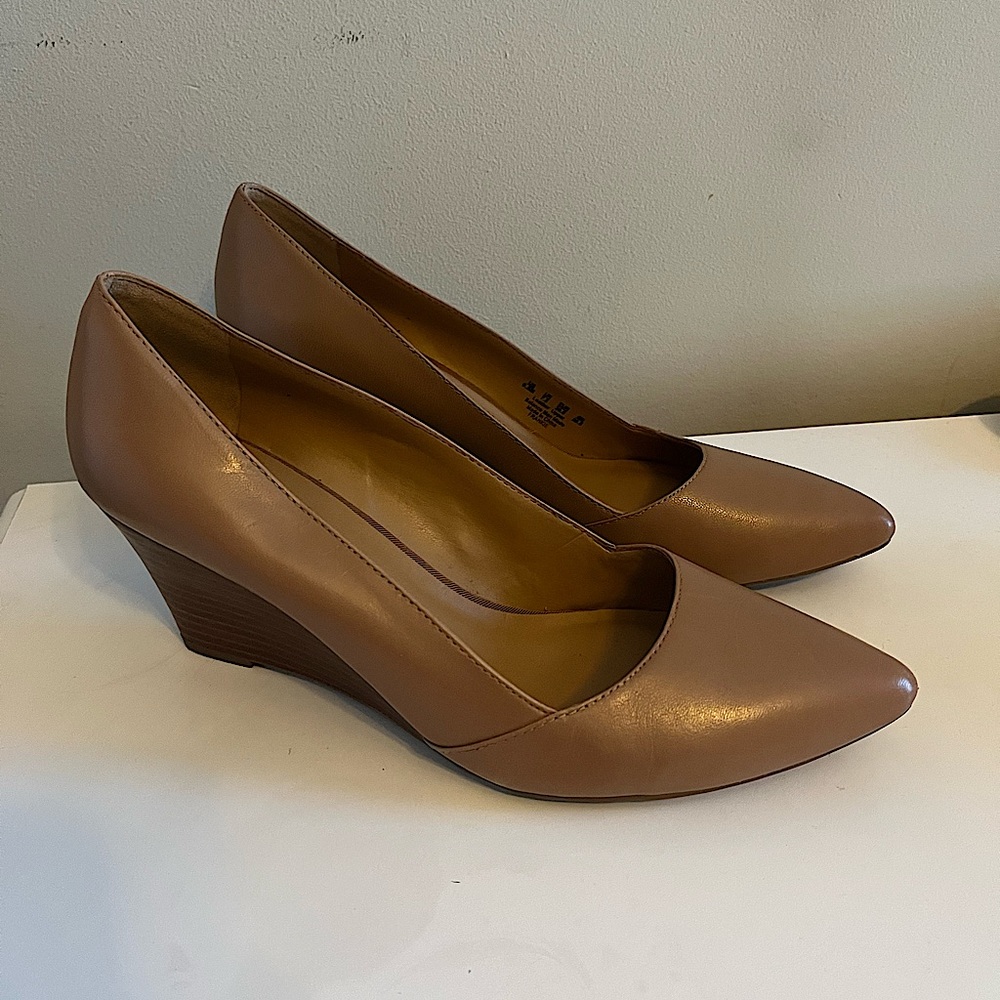 Franco Sarto Taupe Leather wedges